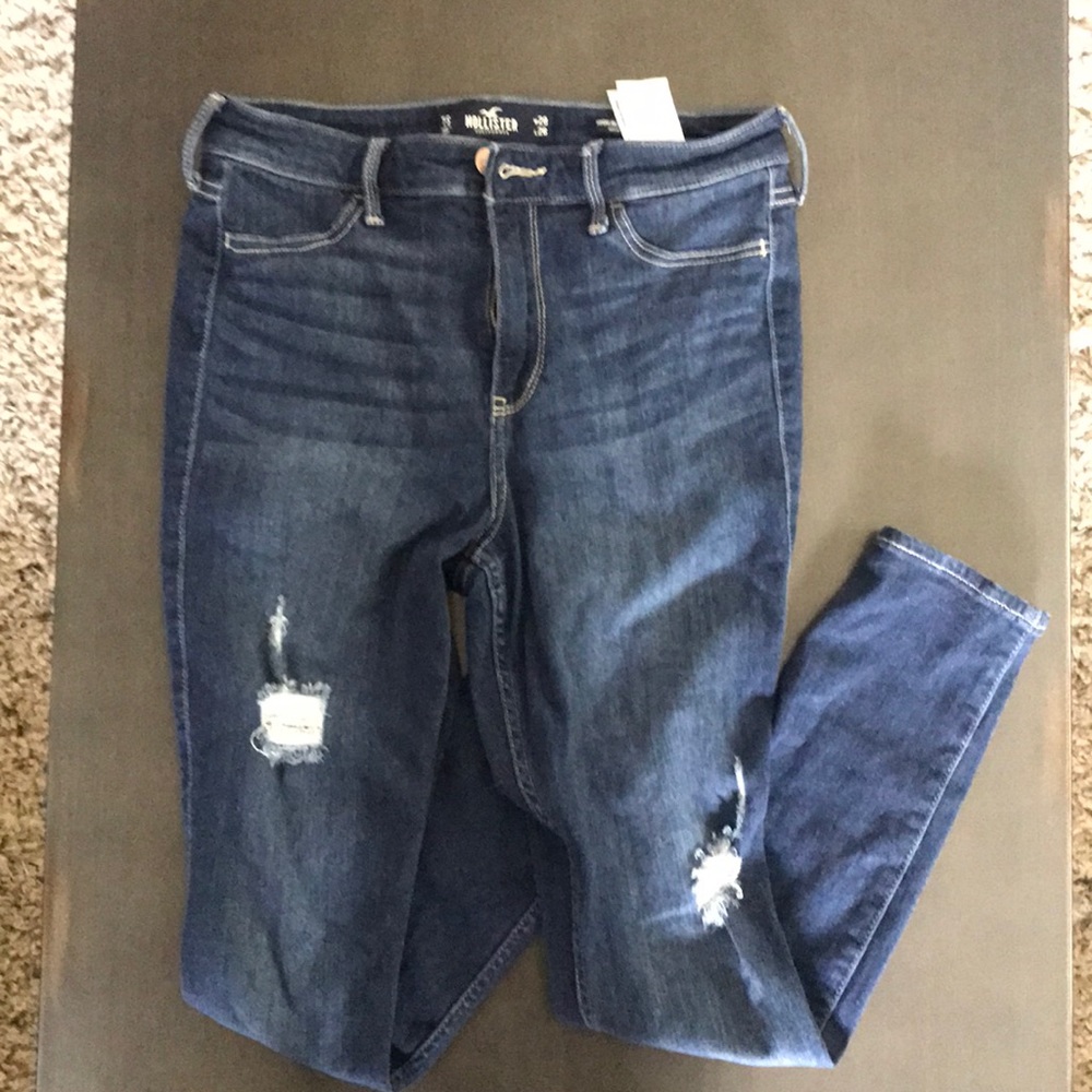 Hollister jeans size 7s